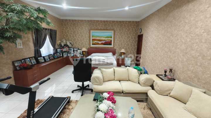Dijual Rumah Cantik di Lokasi Premier Danau Sunter, Full Furnish