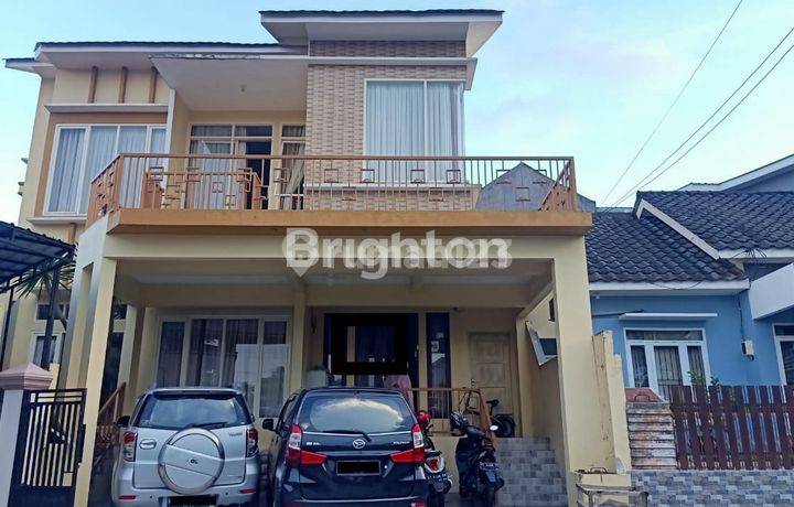 rumah cantik minimalis 2 lantai di sepinggan pratama