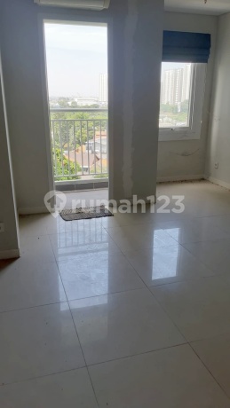 Metro Park Residence Kedoya Studio Apartment for Sale at a Loss Behind Metro TV