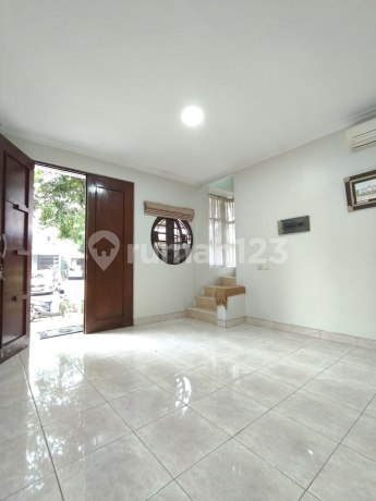 Rumah Luas Harga Murah di Taman Hokkaido, Lippo Karawaci, Tangerang Rumah Luas Harga Murah di Taman Hokkaido, Lippo Karawaci, Tangerang
