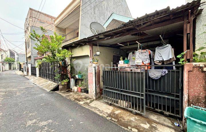 Rumah Tua Hitung Tanah Dekat Jalan 2 Mobil Bebas Banjir Cocok Untuk Investasi Lokasi Startegis Dan Tenang Di Tebet