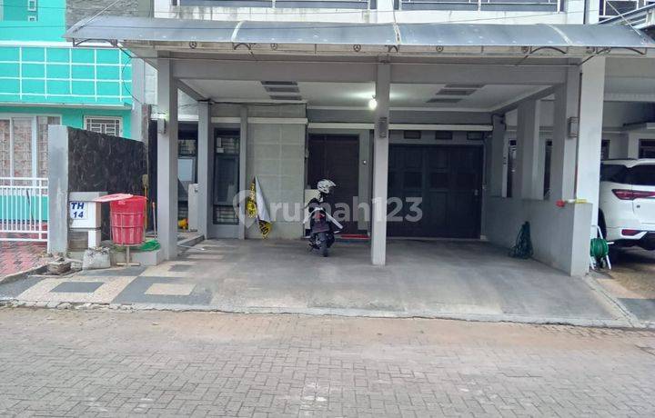 rumah 2 lantai bukit kencana
