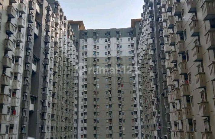 Gateway Apartment Cicadas MURAH strategis 3 BR Bagus Furnished