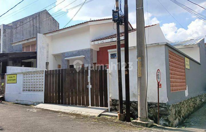 Rumah Tampak Depan.perumahan Cikeas Country Residence Blok C1/14 (posisi Hook)