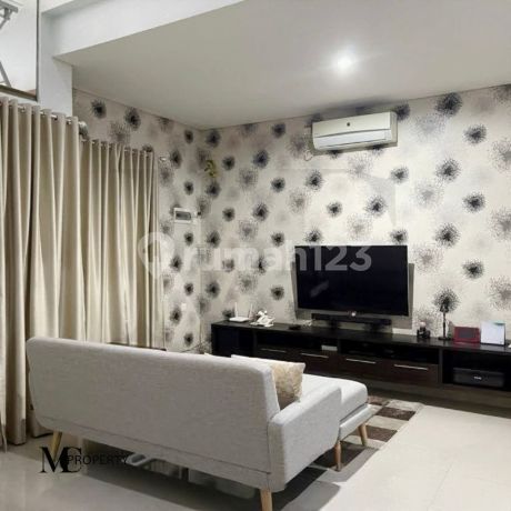 Minimalist House in the City Center 3 Bedrooms at Citra Bukit Indah