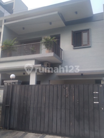 Niaga hijau dekat taman Niaga hijau dekat taman