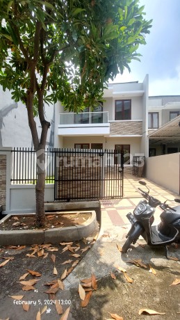 Rumah 2 Lantai HGB Siap Huni di The Green View, Bekasi Rumah 2 Lantai HGB Siap Huni di The Green View, Bekasi