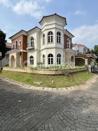 Rumah Mewah Lingkungan Bagus Perumahan Elit Casa Grande