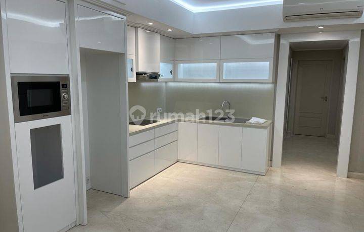 Apartemen The Peak Furnished By Francis Selangkah Menuju Tunjungan Plaza 