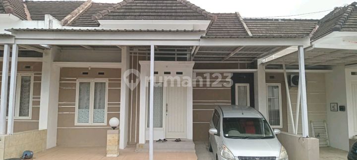 Disewakan / Dijual Rumah Di Grand Mutiara Regency, Batu ( Furnish )