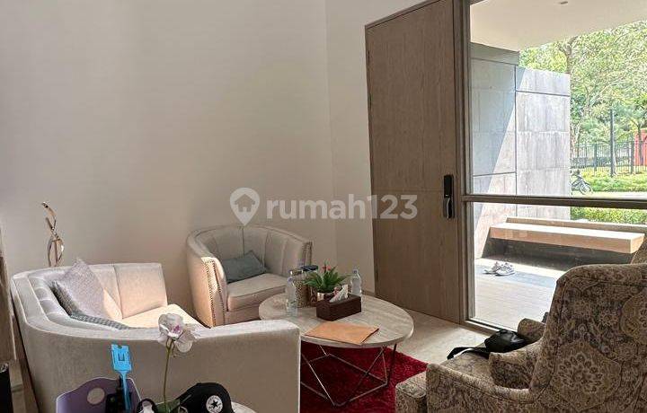 Rumah Nava Park Cluster Laurel best View ke Botanic Park