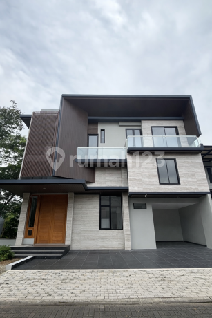 Bangunan Mandiri Brand New Hanya 5 Menit Dari Jakarta Nanyang School