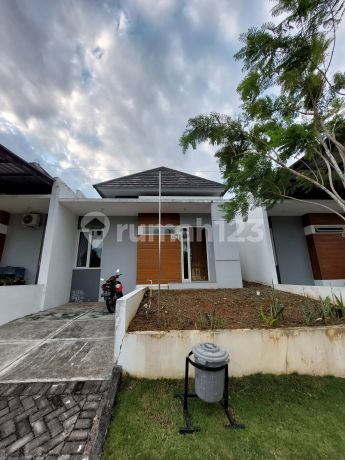 For Sale Rumah di Bsb Village Siap Huni For Sale Rumah di Bsb Village Siap Huni