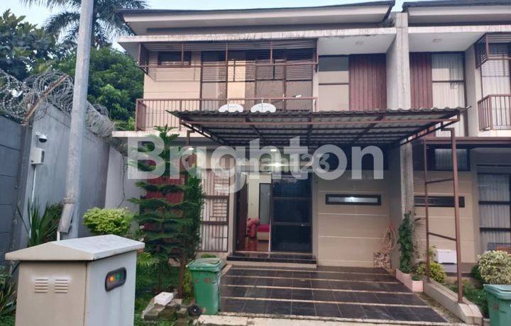 Rumah Siap Huni Tinggal Bawa Koper Lokasi Sangat Strategis Di Perumahan Emerald Land Cibinong Bogor.