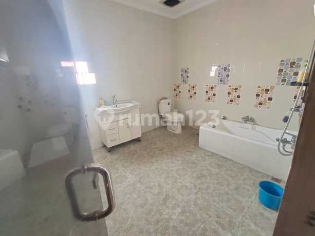 Dijual Rumah 3 Lantai siap huni di Bumi Cipondoh Asri, Cipondoh