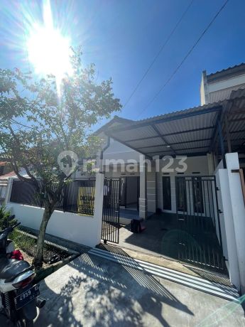 Rumah Minimalis Taman Holis Indah, Bandung Rumah Minimalis Taman Holis Indah, Bandung