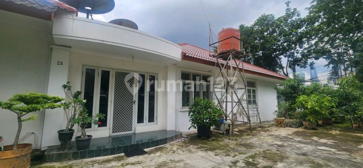 Rumah Tua Masih ******** Terletak di Segitiga Emas Jakarta Selatan bisa Dibangun 4 Lantai . bisa Komersil. ******** Kost2n . Lapangan Olah Raga. Lokasi Sgt Strategis Dekat Pusat Perkantoran SHM Rumah Tua Masih ******** Terletak di Segitiga Emas Jakarta Selatan bisa Dibangun 4 Lantai . bisa Komersil. ******** Kost2n . Lapangan Olah Raga. Lokasi Sgt Strategis Dekat Pusat Perkantoran SHM