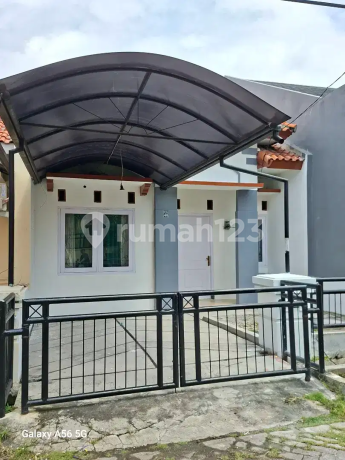 Medokan Asri House Ready to Occupy Behind Graha YKP Strategic Near UPN