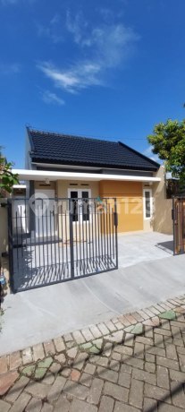 Rumah Minimalis Baru Gress di Pondok Mutiara, Singosari Malang