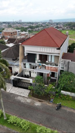 Rumah Premium di Istana Dieng, Sukun Malang