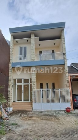 Rumah Siap Huni 2 Lantai di Perumahan Ndalem Singosaren, Tamanharjo, Singosari Malang Rumah Siap Huni 2 Lantai di Perumahan Ndalem Singosaren, Tamanharjo, Singosari Malang