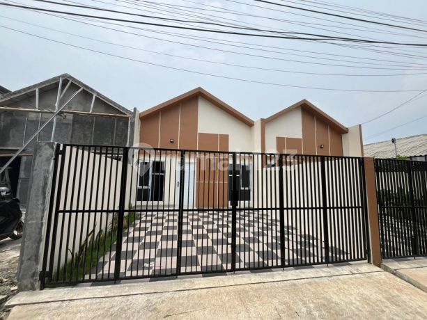 Rumah SHM Hadap Timur 15 Menit ke Stasiun Cikunir 1 Siap KPR J-39573
