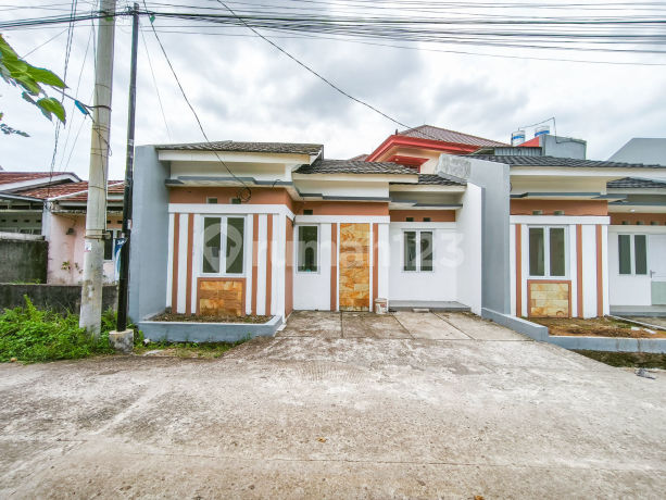 Rumah 1 Lt Terawat 10 Menit ke Cibinong City Mall Hadap Selatan J38661