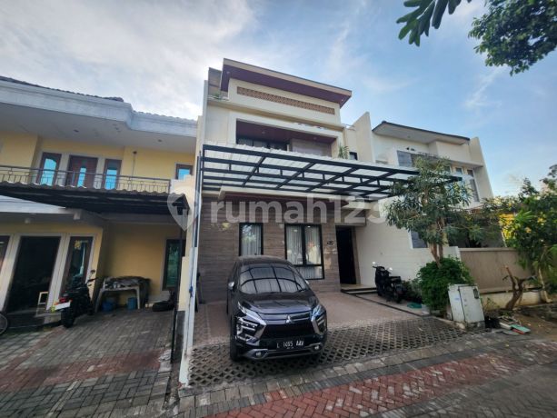 Rumah Mewah 3 Lantai di Alam Hijau Citraland, Siap Huni Rumah Mewah 3 Lantai di Alam Hijau Citraland, Siap Huni