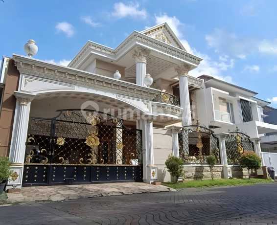 Classic Luxury House in Premium Location at Kebonsari Elveka