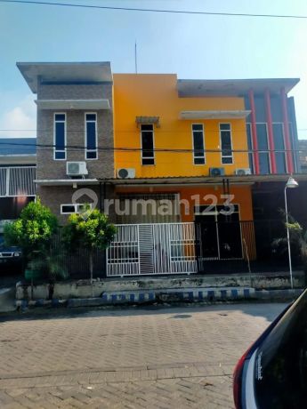 Dijual Rumah Ruang Usaha 2 Lantai di Perum Kepuh Permai, Waru