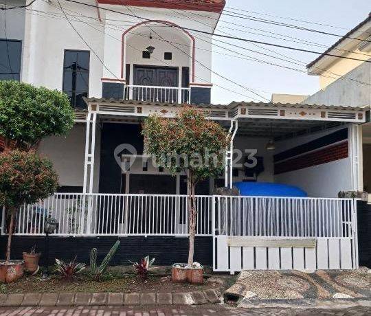Dijual Rumah Bagus Terawat 2 Lantai di Papyrus Regency, Sidoarjo