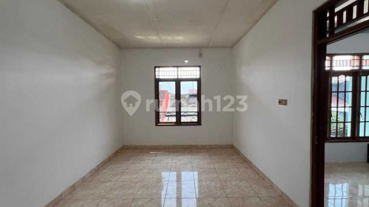 Dijual rumah  2 lantai  Di Per Villa Mas indah Bekasi Harga 1,3 M nego