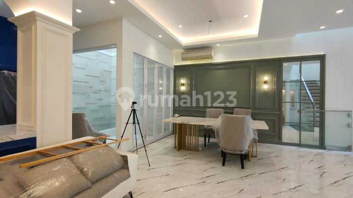 Rumah Cantik Ekslusif Semi Furnish Dalam Komplek Green Ville Jakarta Barat