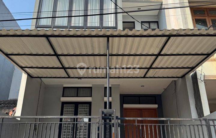 Rumah 2.5 Lantai Siap Huni Bebas Banjir Komplek Duri Kepa Jakarta Barat