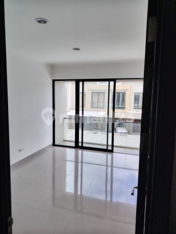 Cheap! 6X15 House in Dallas Cluster, PIK, North Jakarta Cheap! 6X15 House in Dallas Cluster, PIK, North Jakarta