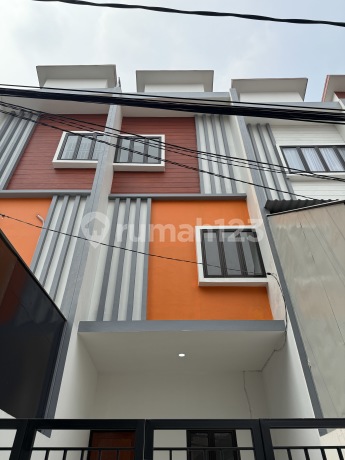 New Modern Minimalist Strategic House Behind Taman Anggrek Mall, Tanjung Duren Cluster, West Jakarta