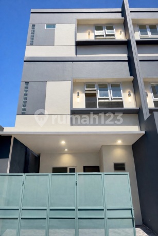 Jarang Ada! Rumah Baru Huk 6X11 Strategis Tanjung Duren Hadap Timur Jarang Ada! Rumah Baru Huk 6X11 Strategis Tanjung Duren Hadap Timur