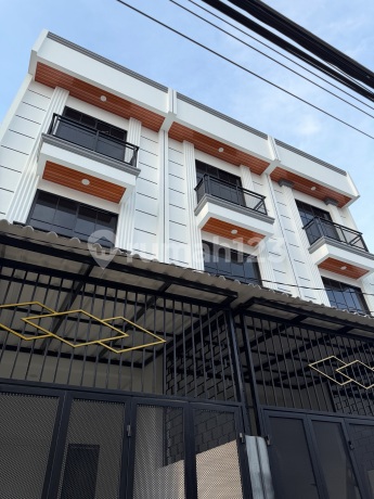 Rumah Baru 4X15 3 Lantai dengan Rooftop Duri Kepa Jakarta Barat