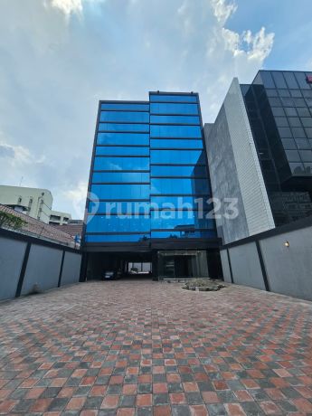 Gedung Brand New di Jantung Menteng Jakarta Pusat Gedung Brand New di Jantung Menteng Jakarta Pusat