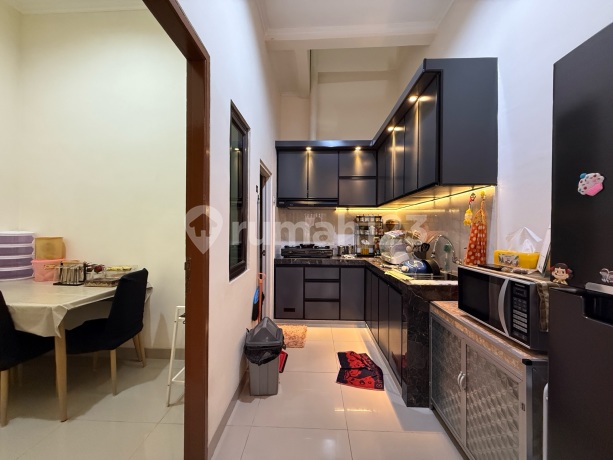 Tinggal Bawa Koper! Rumah 3Lt Strategis Tanjung Duren Jakarta Barat