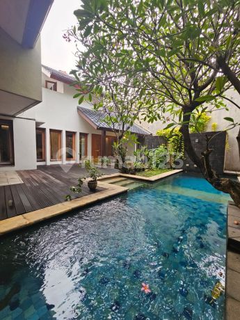Rumah Mewah Elegan Jantung Dharmawangsa Jakarta Selatan