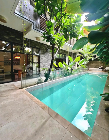 Rumah Modern Tropical Villa Pejaten Barat, Jakarta Selatan