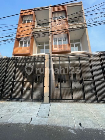 Rumah Baru 3lt Strategis Tomang Jakarta Barat