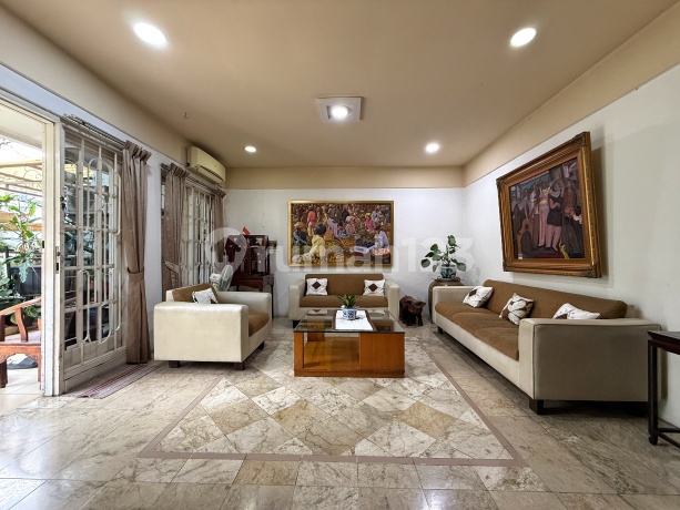 Rare Find! Ready-to-Live 10x20 Strategic Home in Favorite Block Muara Karang, West Jakarta