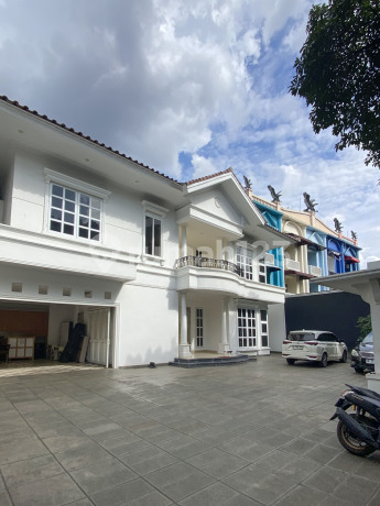 Dijual Rumah Daerah Tebet Lokasi Strategis Cocok untuk Kantor/Usaha lain atau di Huni