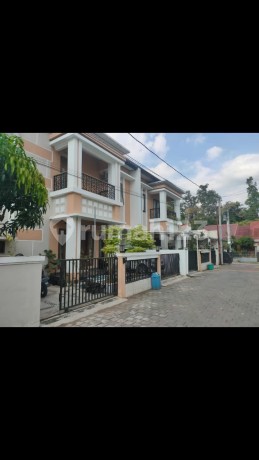 Rumah Mewah 2 Lantai di Perum Metro Harmony Wedomartani Sleman