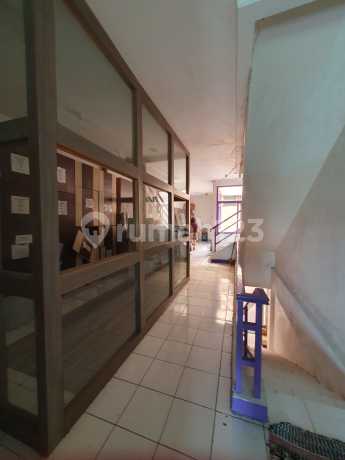 Ruko 4 Lantai Lokasi Strategis dan Siap Usaha