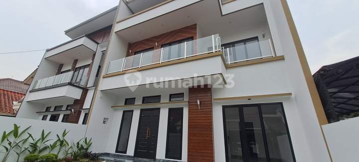Rumah Brand New Siap Huni di Nusaloka