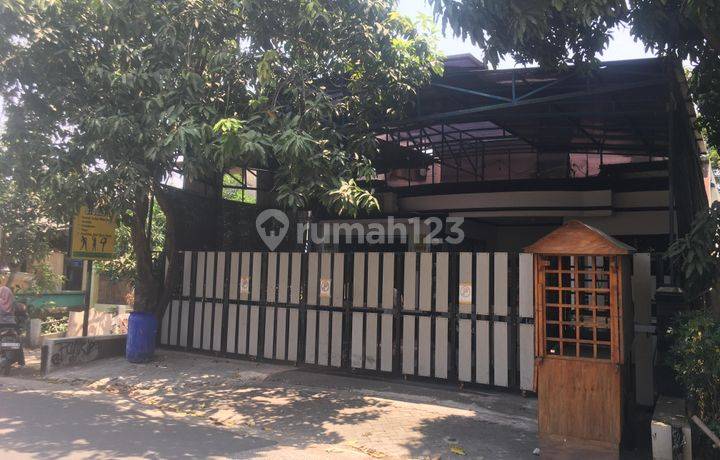 Dijual Rumah Dan Tempat Usaha di Wisma Jaya