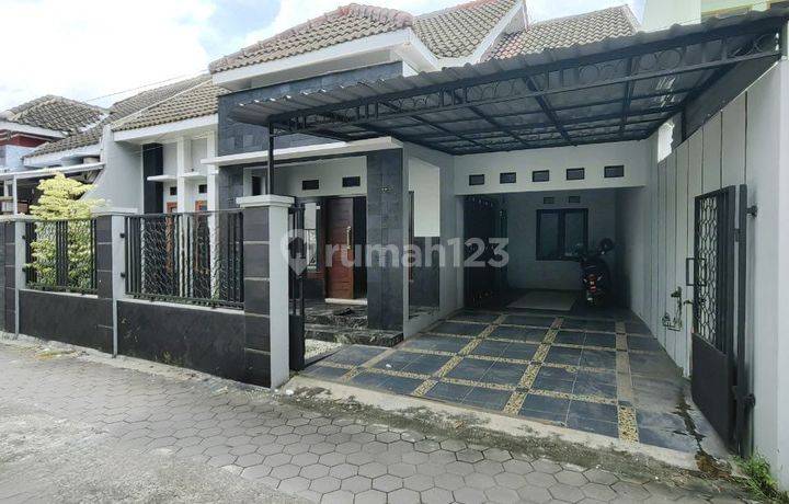 Rumah Modern Aman Banjir Di Palagan Sleman Dekat Ukampus Gm 